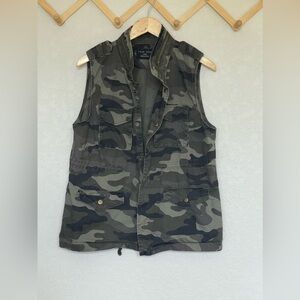 Love Tree Camouflage Utility Vest